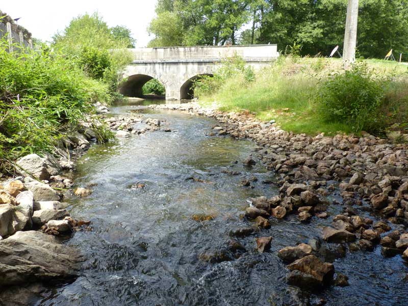 La Bresme prend source sur la commune de Semblançay au lieu-dit le Plessis de la Gagnerie